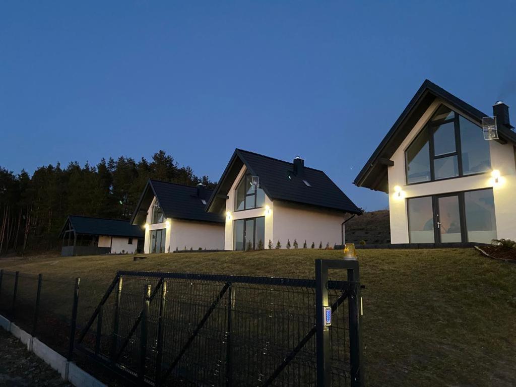 Domki U Zbyszka Nad Jeziorem Z Balia Ogrodowa! Kiedrowice Exteriör bild
